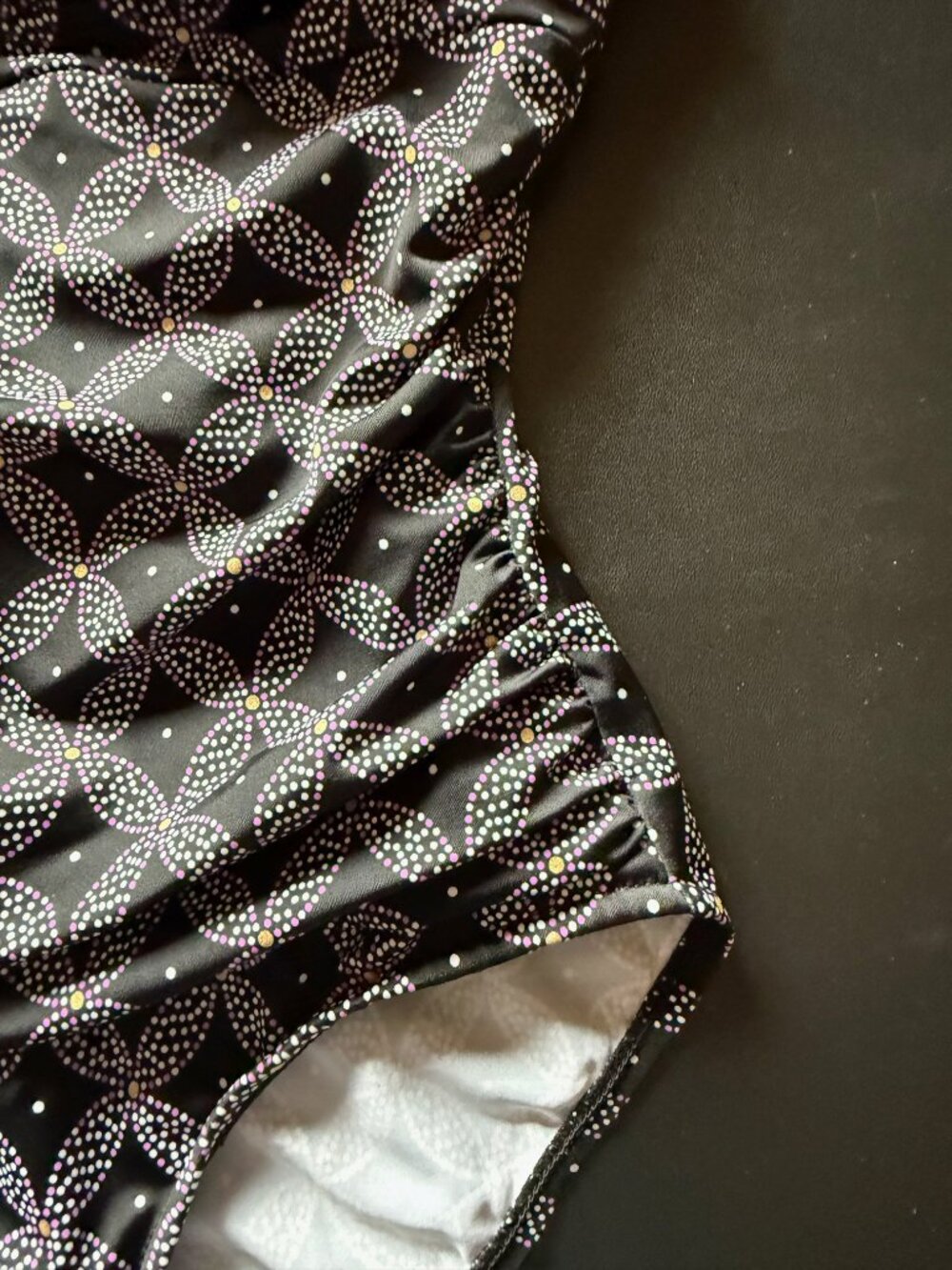 Women's Geometric Print One-Piece Halter Neck Swimsuit - Picture 7 of 13